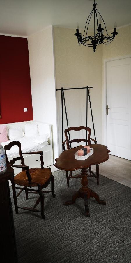 La Cour Du Puits, Chambre Colyn Cormeilles  Экстерьер фото